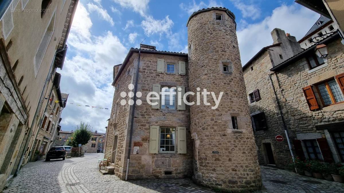 Maison à LE MALZIEU-VILLE