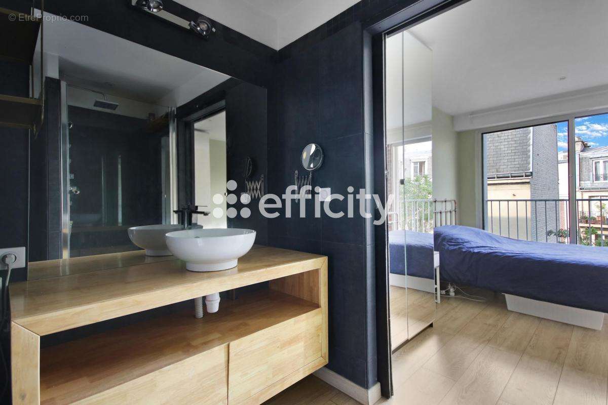 Appartement à PARIS-18E