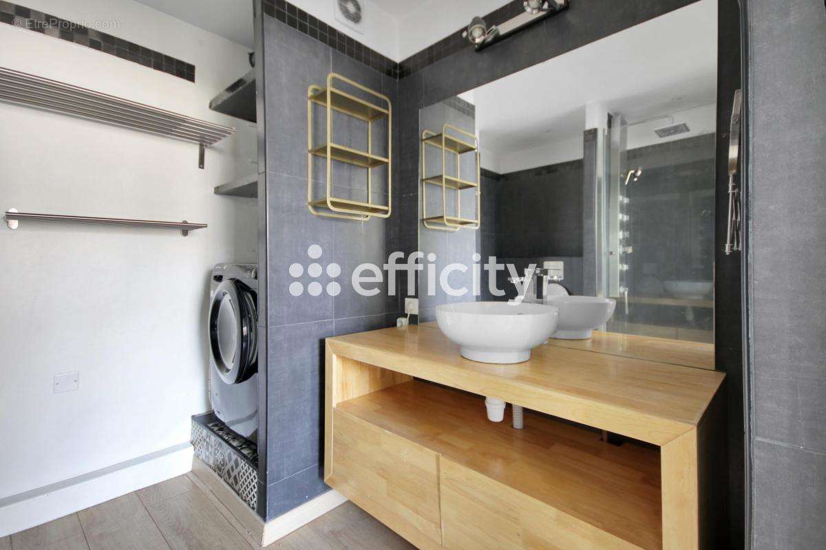 Appartement à PARIS-18E