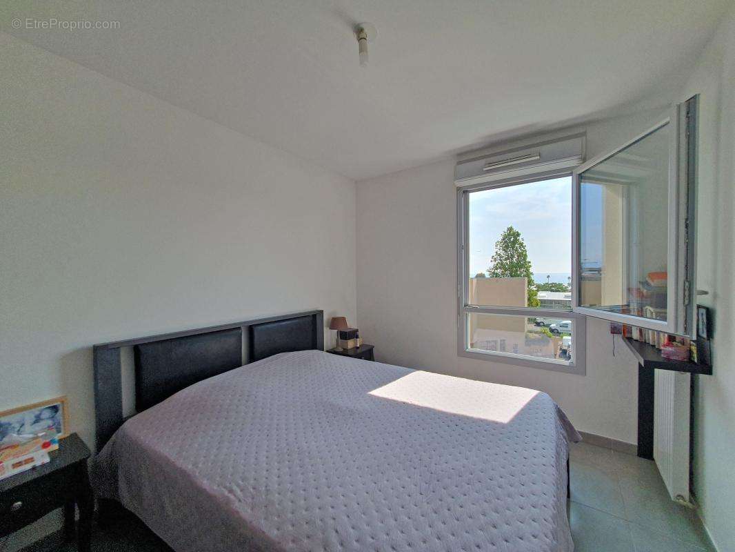 Appartement à VILLENEUVE-LOUBET