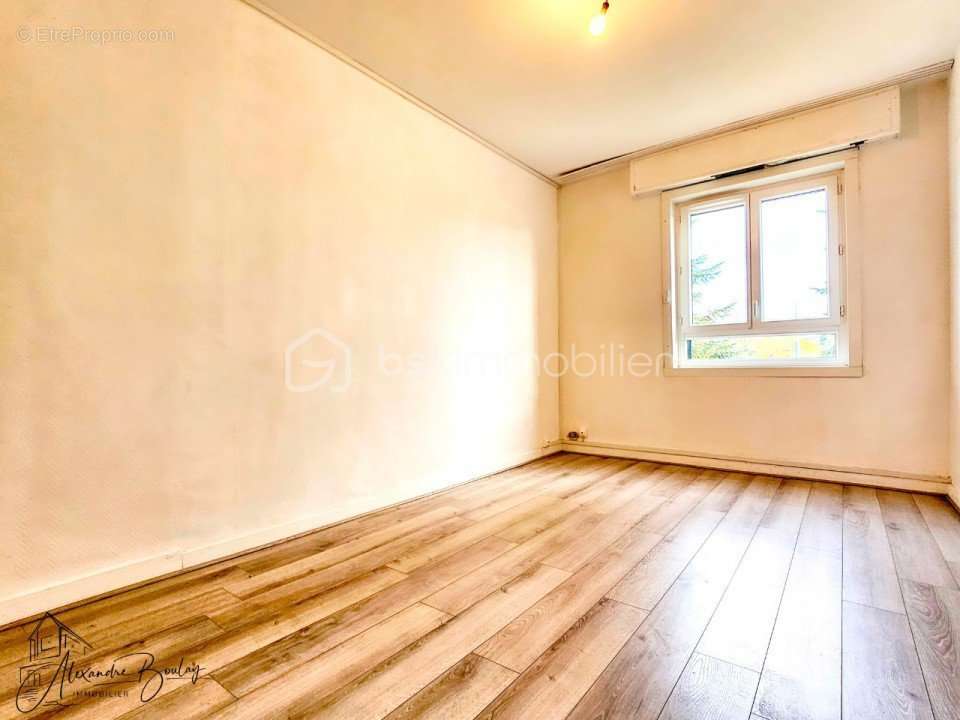 Appartement à SAINT-JEAN-DE-LA-RUELLE