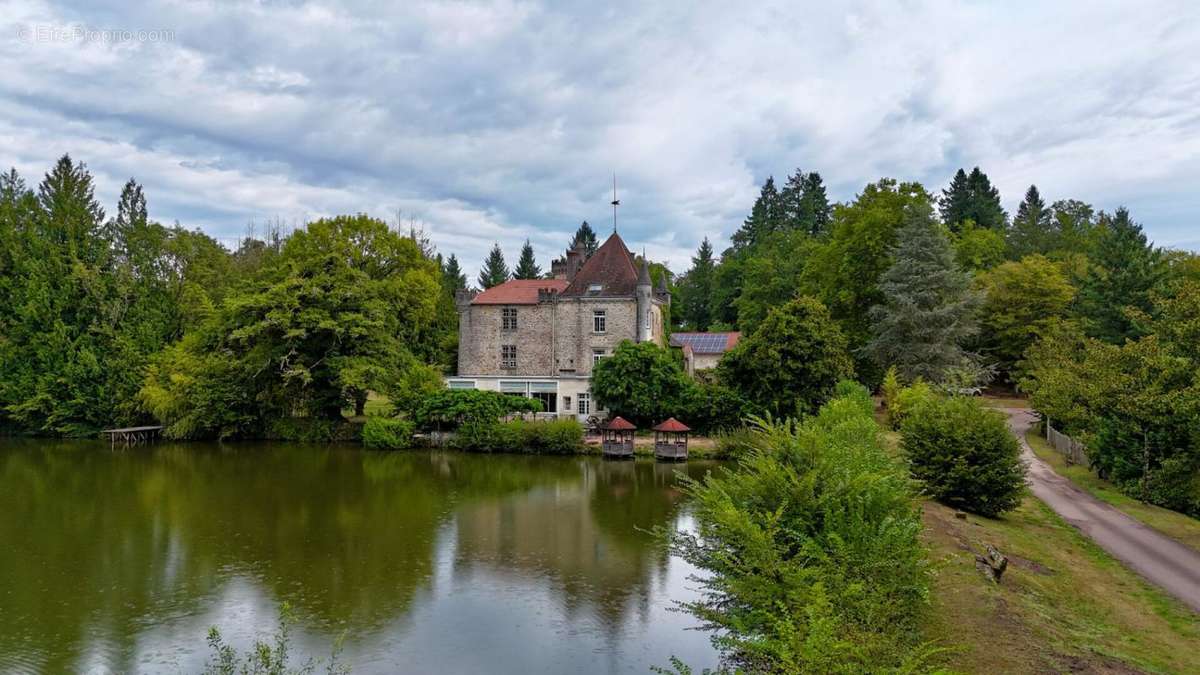 Maison à CHAMPS-ROMAIN