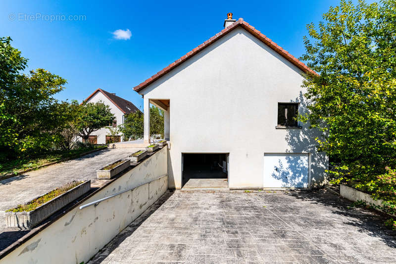 Maison à CHEVIGNY-SAINT-SAUVEUR