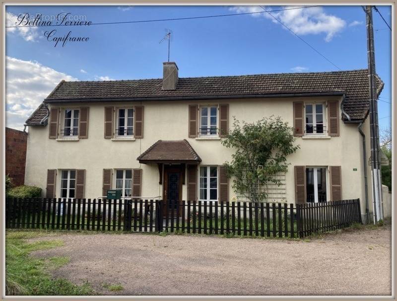 Maison à PRECY-SOUS-THIL