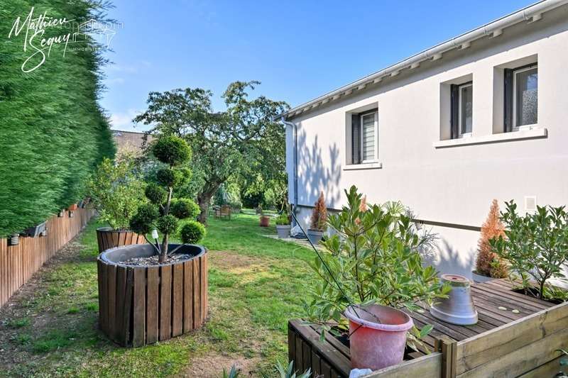 Maison à SOURCIEUX-LES-MINES