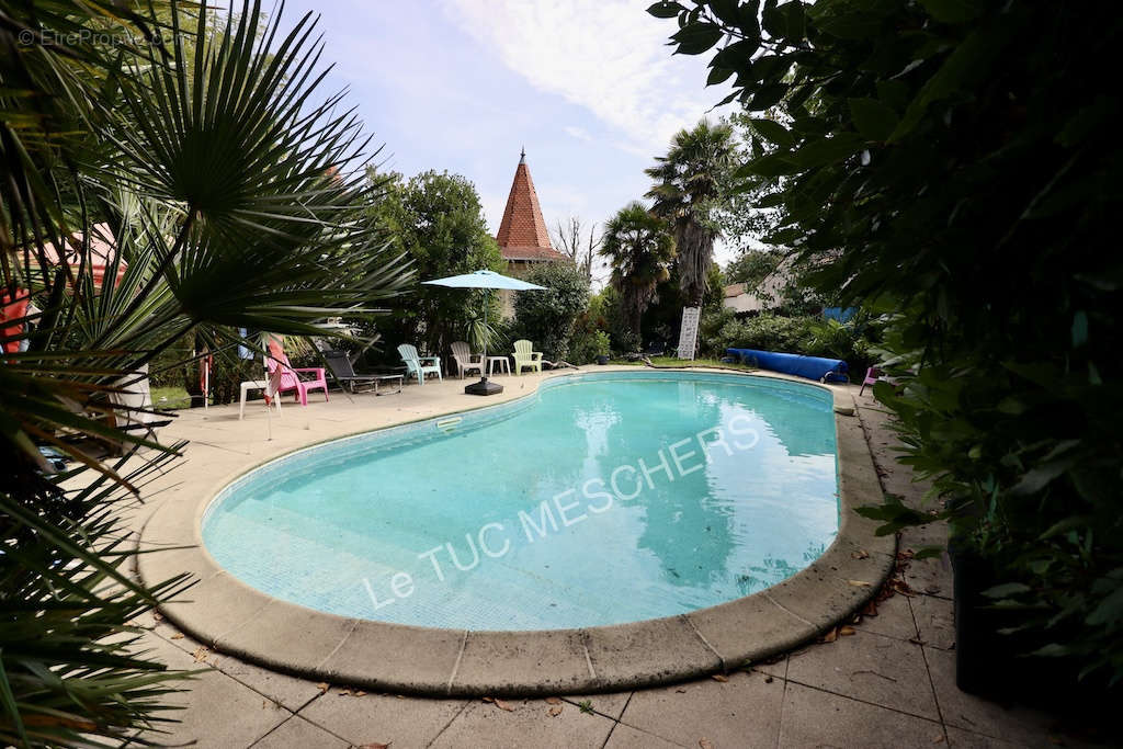 Maison à MESCHERS-SUR-GIRONDE