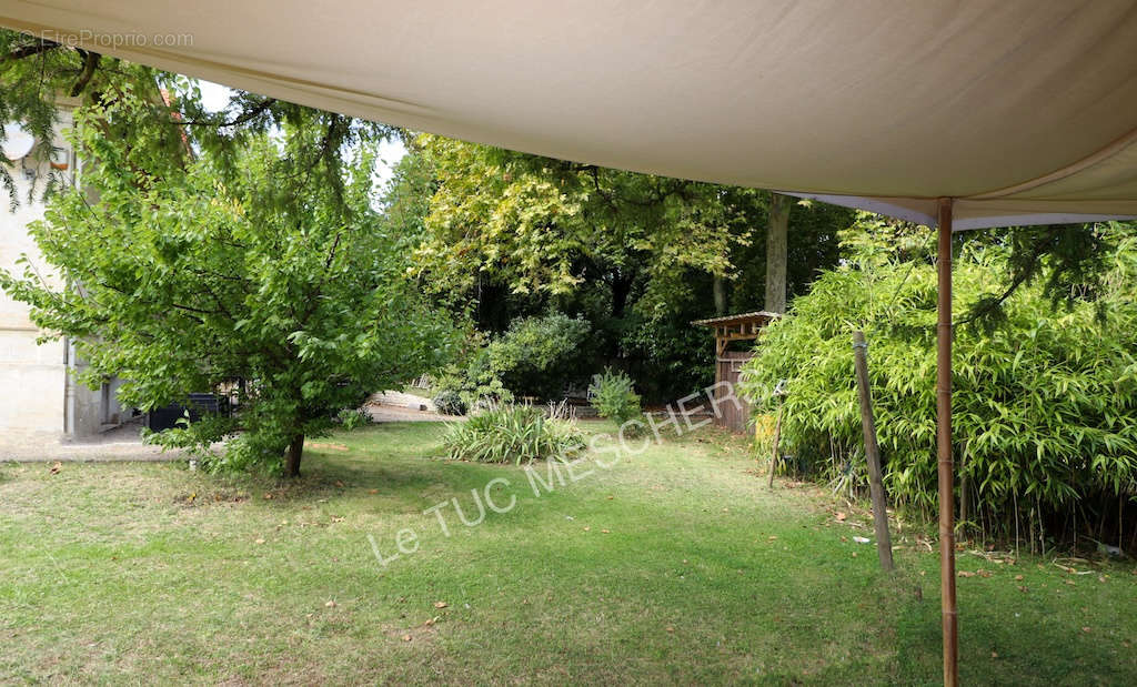 Maison à MESCHERS-SUR-GIRONDE