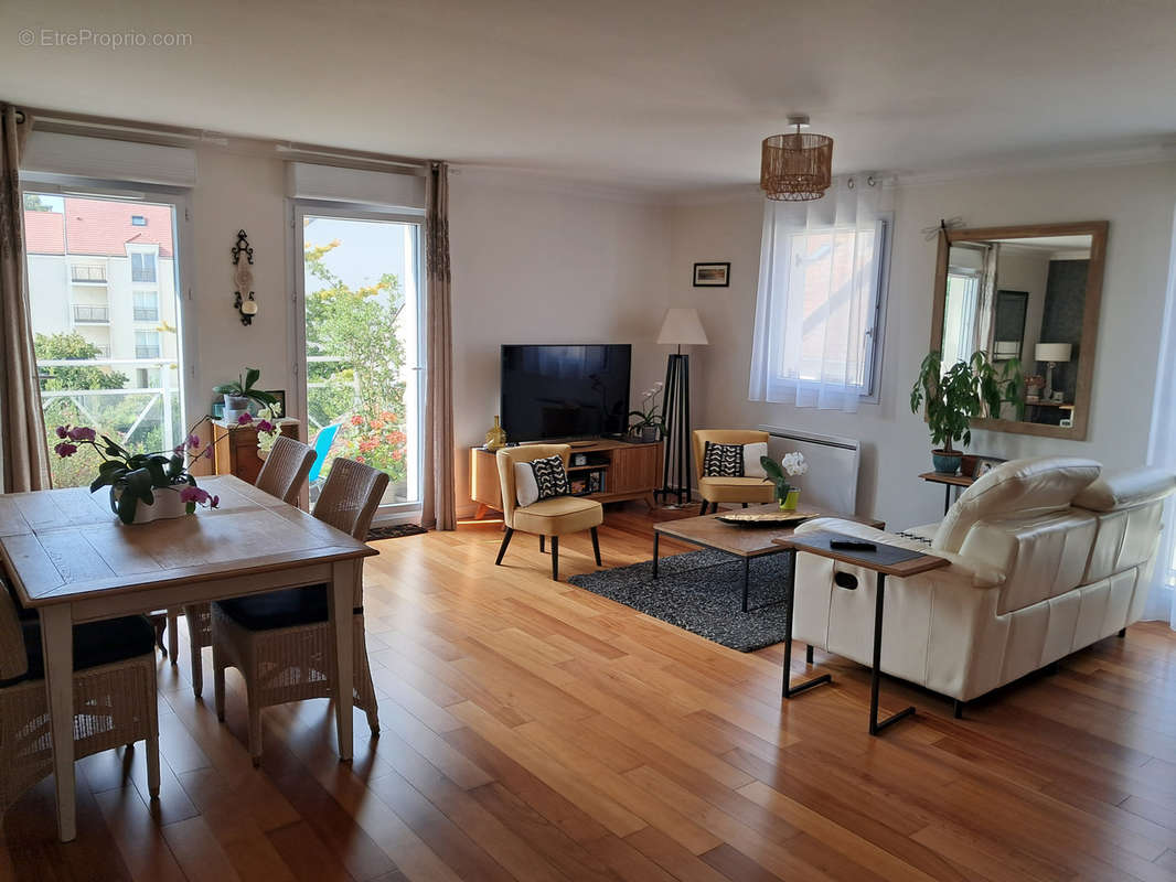 Appartement à OZOIR-LA-FERRIERE