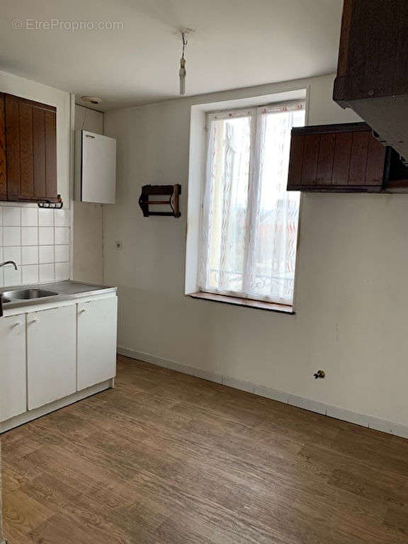 Appartement à IVRY-LA-BATAILLE