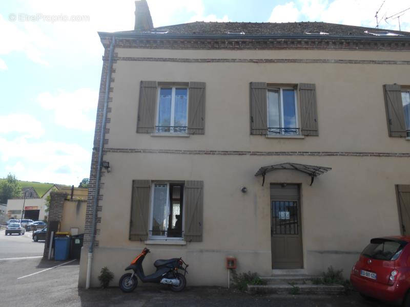 Appartement à IVRY-LA-BATAILLE