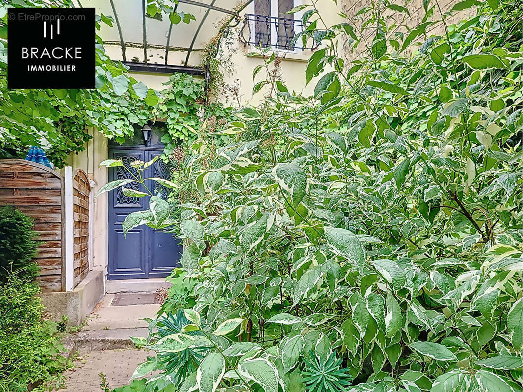 Appartement à COURBEVOIE