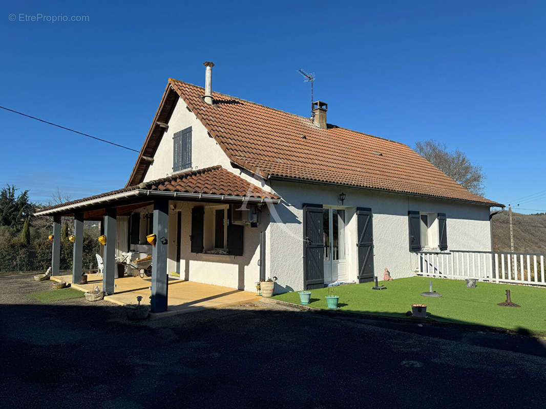 Maison à PUY-L&#039;EVEQUE