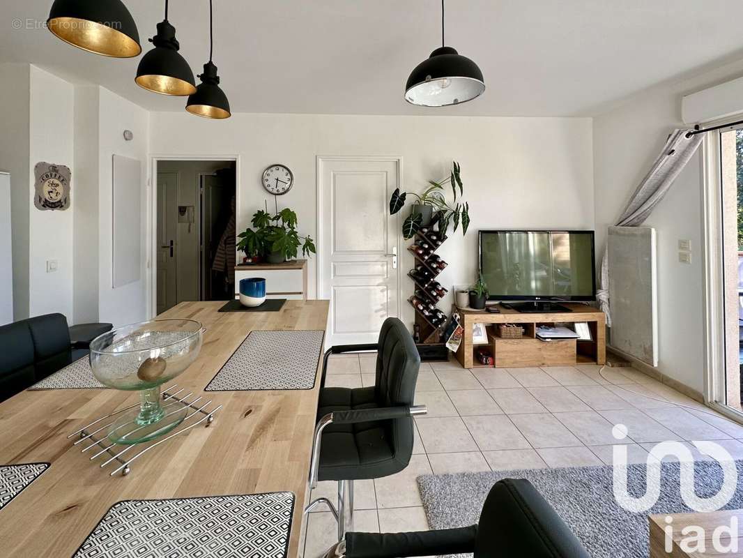 Photo 3 - Appartement à ROQUEBRUNE-SUR-ARGENS