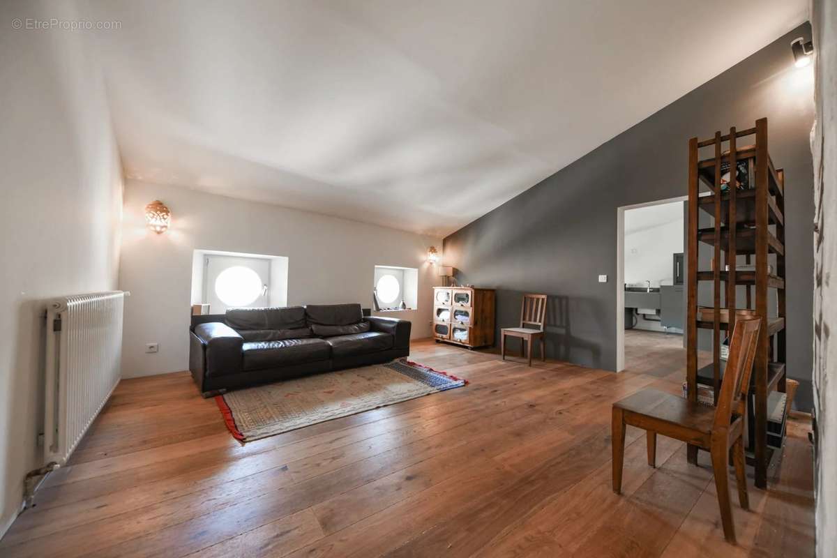 Appartement à UZES