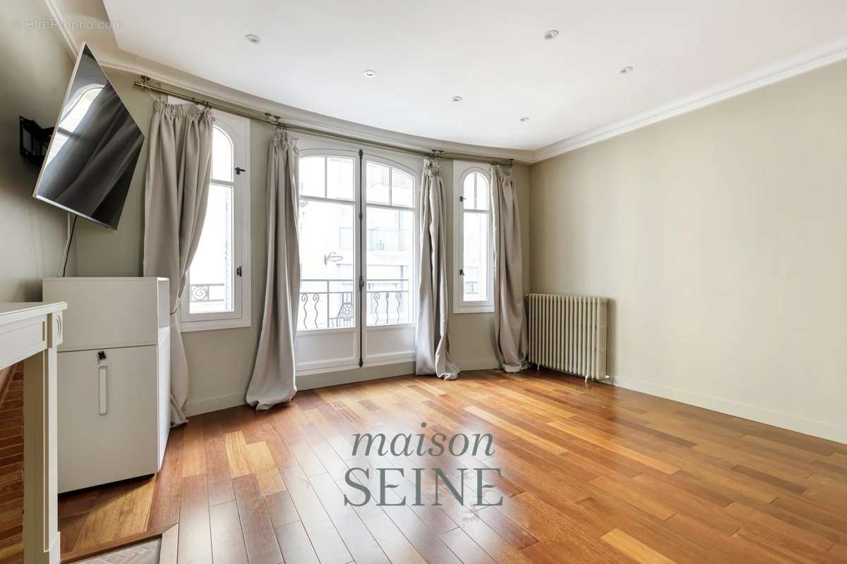 Maison à NEUILLY-SUR-SEINE