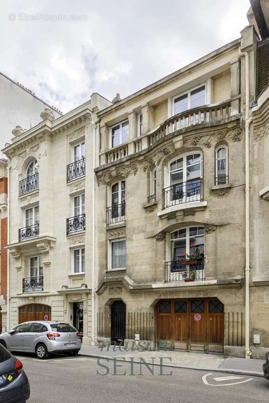 Maison à NEUILLY-SUR-SEINE