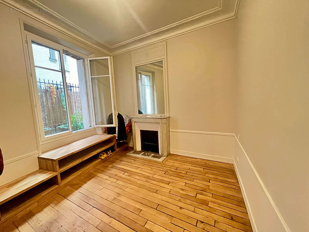 Appartement à PARIS-7E