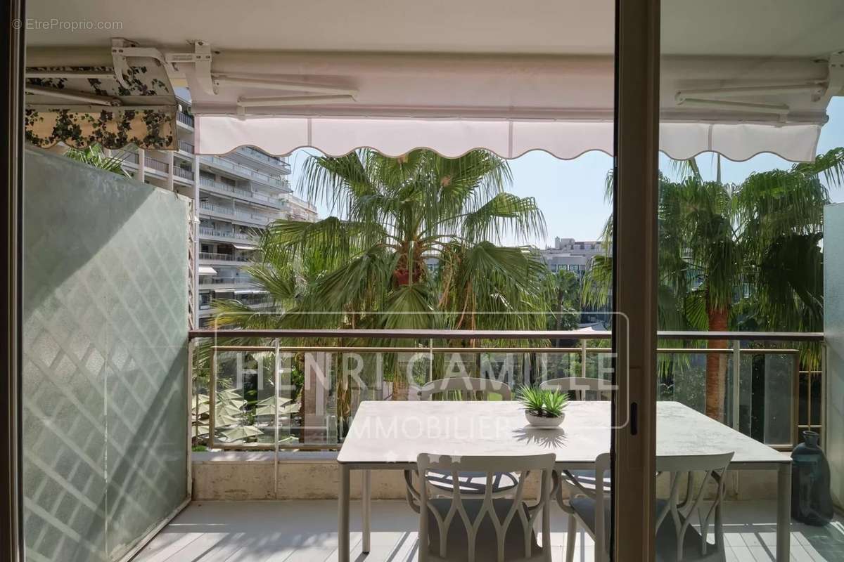 Appartement à CANNES