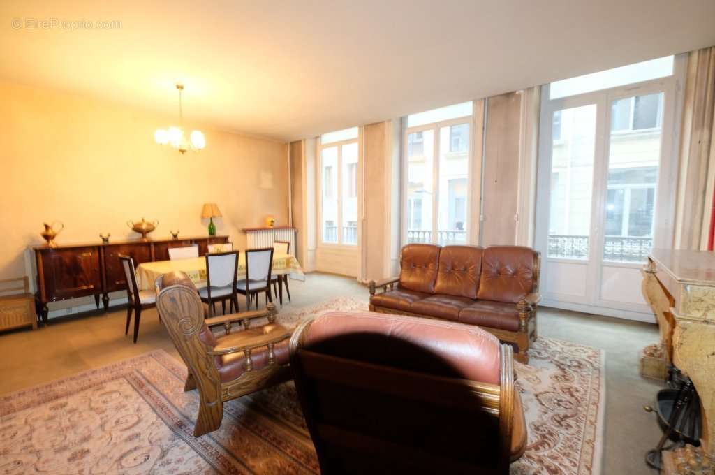 Appartement à SAINT-ETIENNE