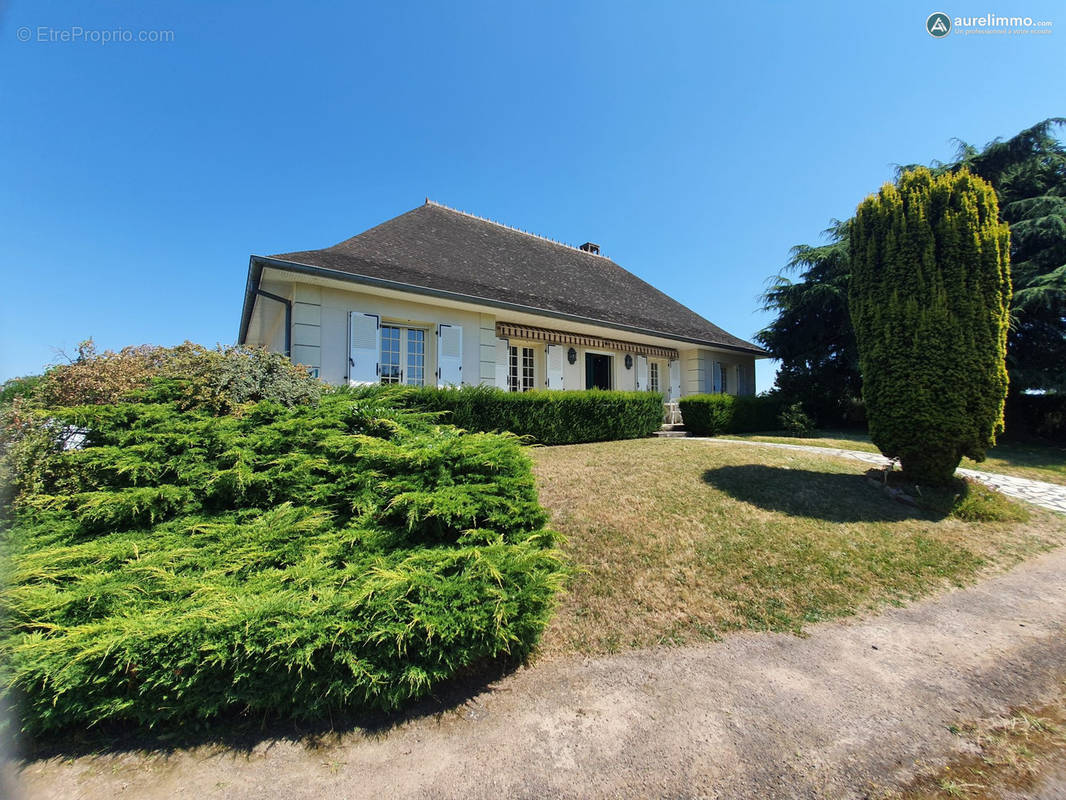 Maison à NERIS-LES-BAINS