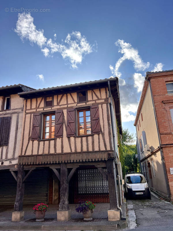 Maison à SAINT-SULPICE-SUR-LEZE