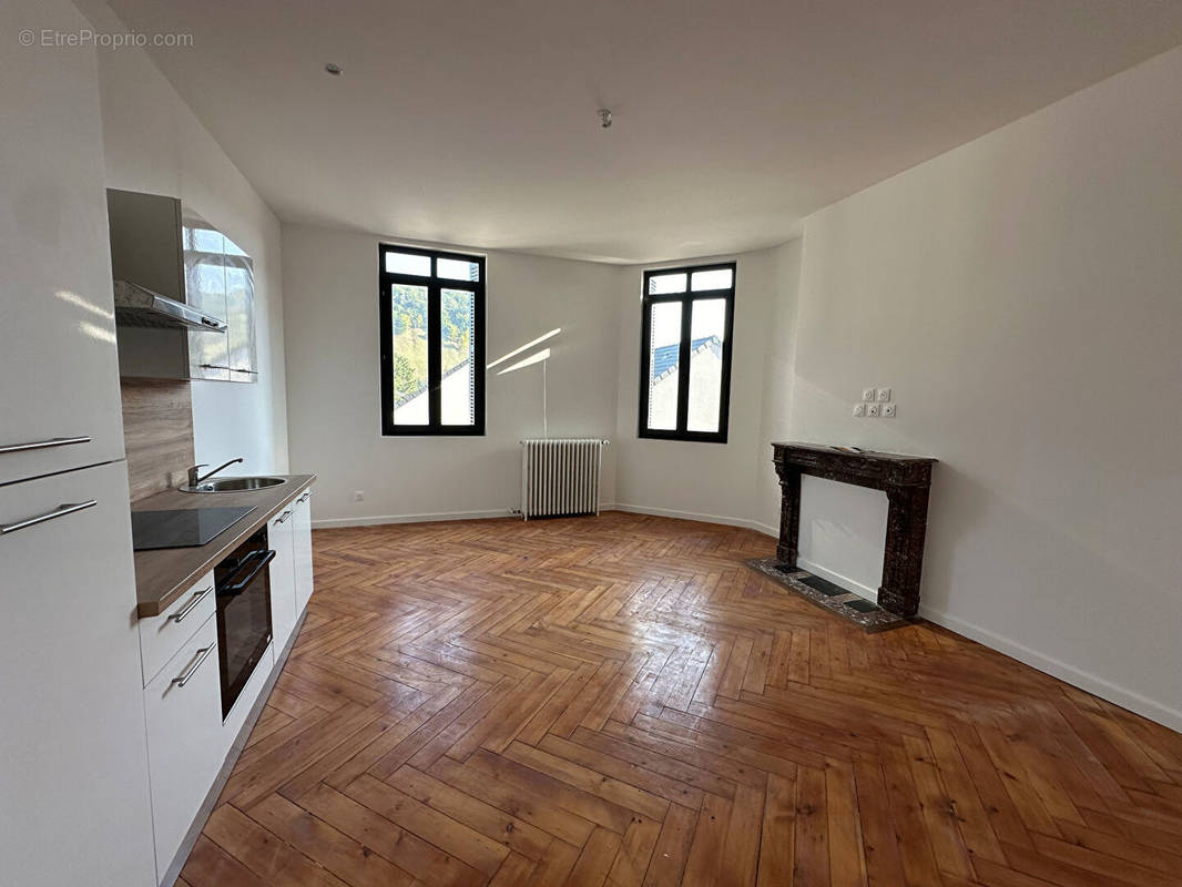 Appartement à SAINT-LEGER-DU-BOURG-DENIS