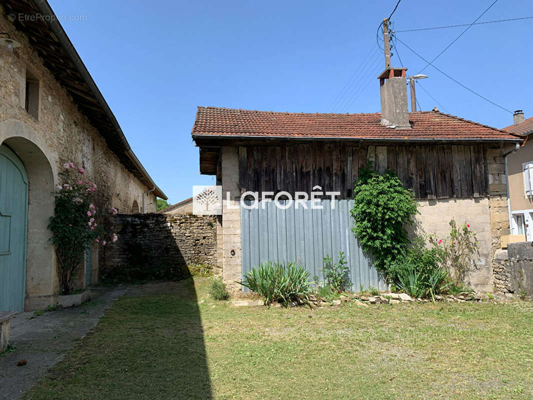 Maison à COUSANCE