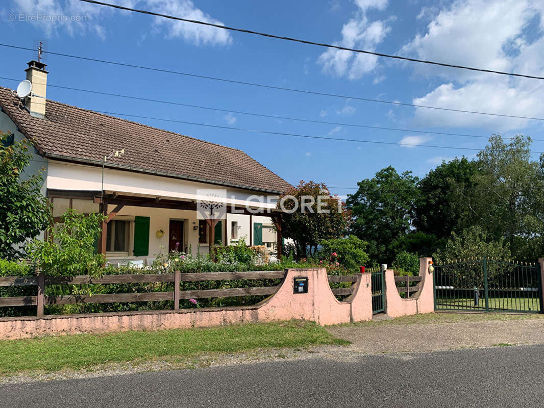 Maison à COUSANCE