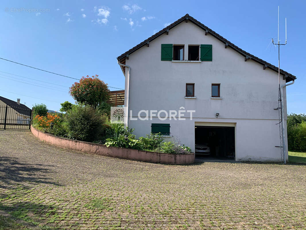 Maison à COUSANCE