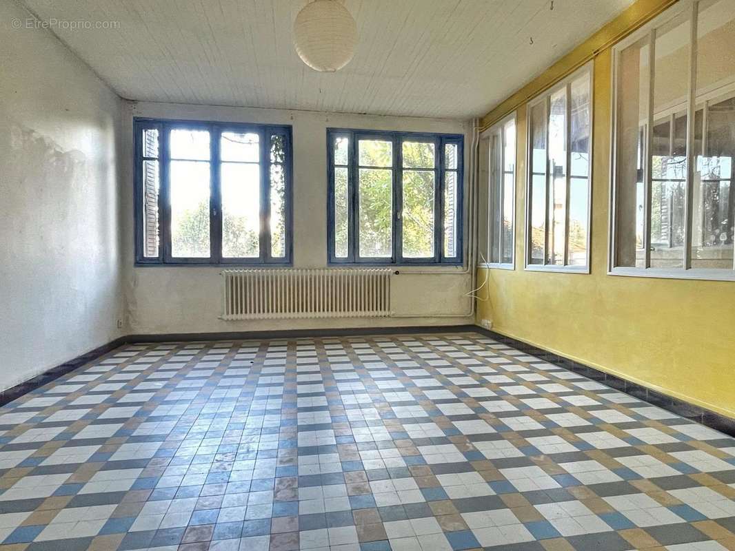   - Appartement à AUBENAS