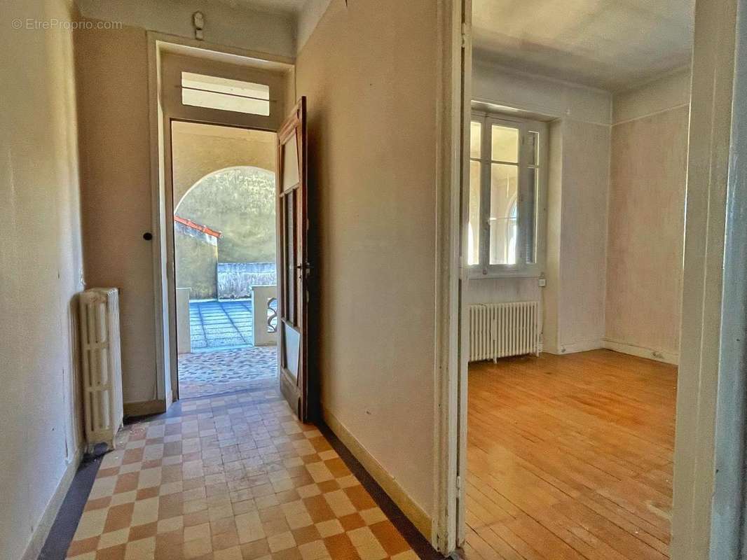   - Appartement à AUBENAS