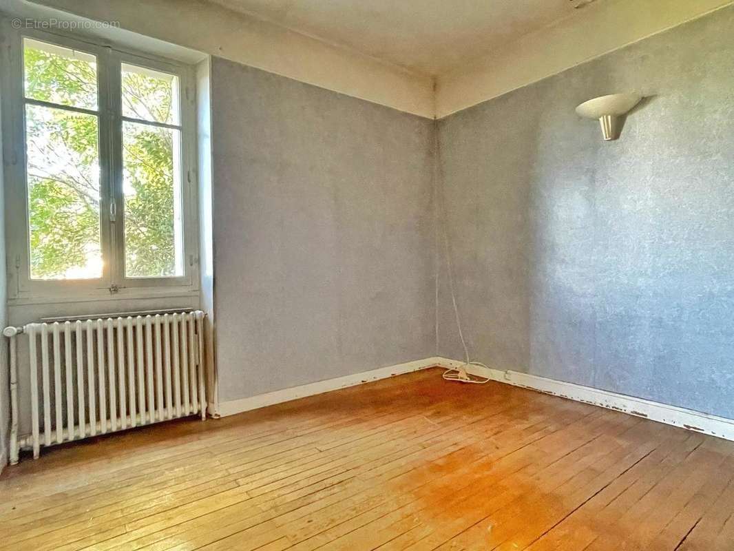   - Appartement à AUBENAS