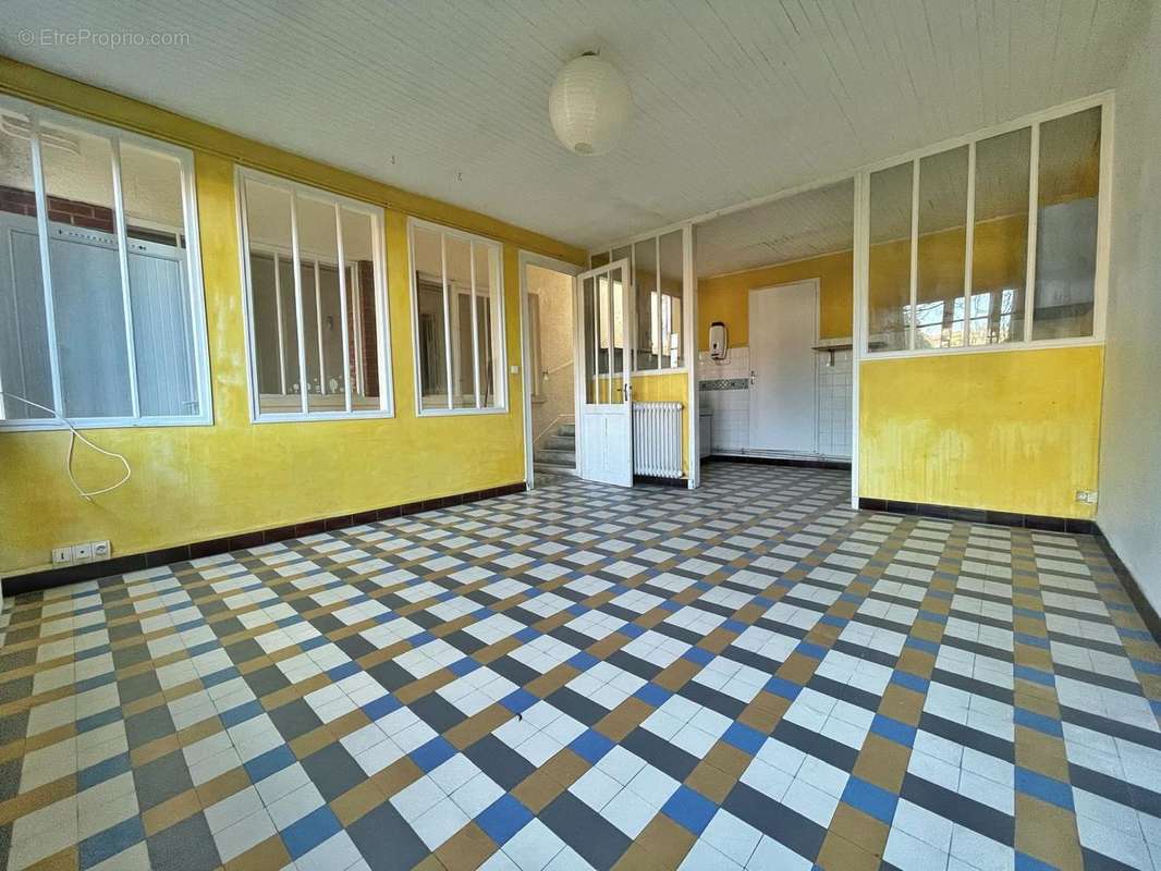   - Appartement à AUBENAS