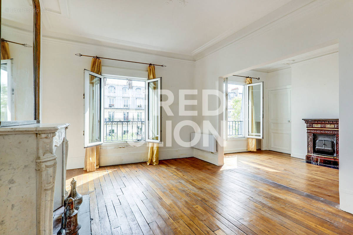 Appartement à PARIS-14E