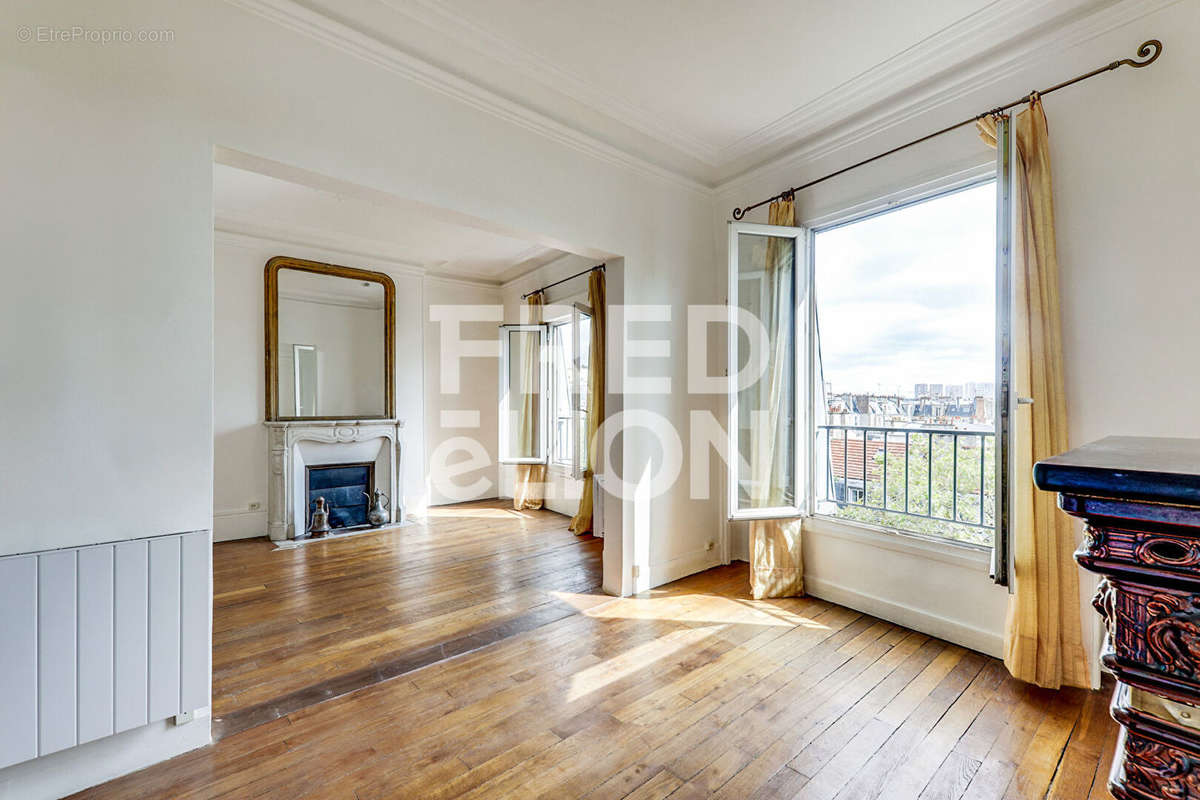 Appartement à PARIS-14E