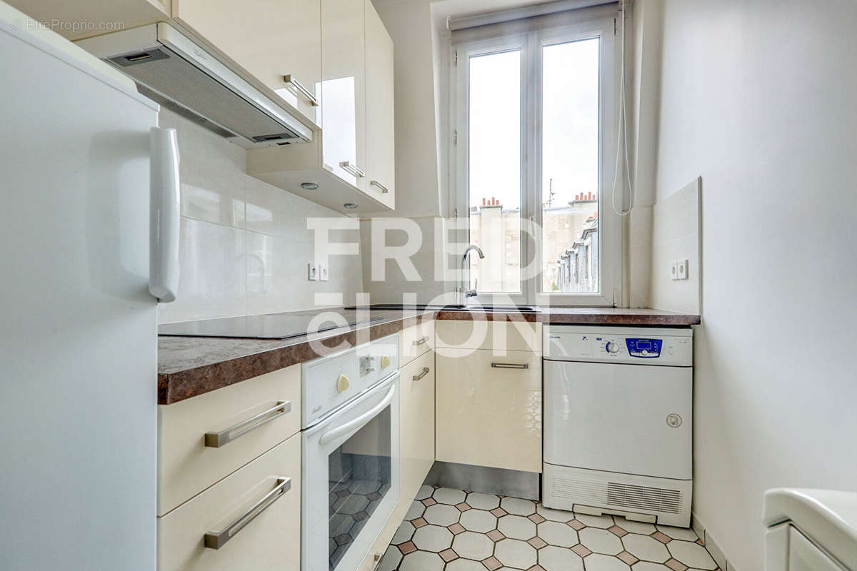 Appartement à PARIS-14E