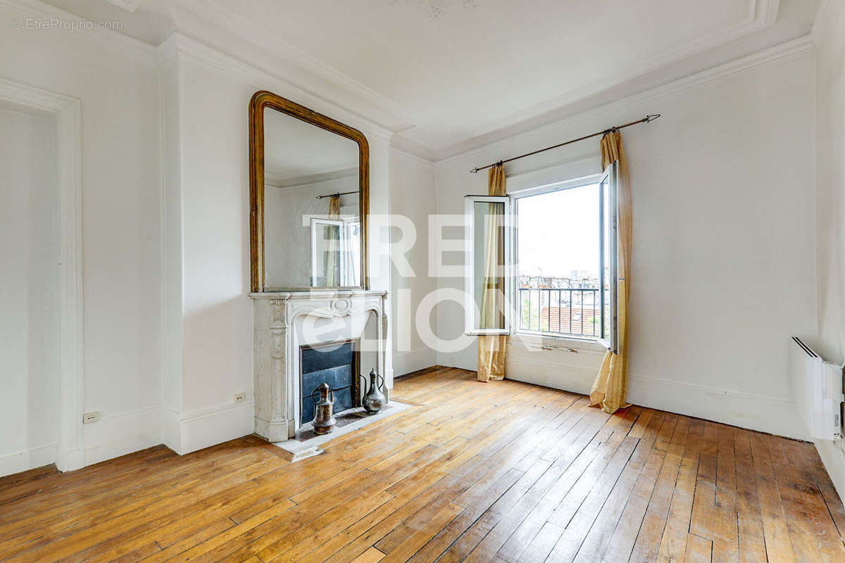 Appartement à PARIS-14E