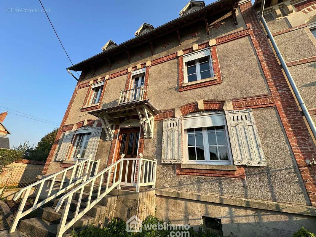 Avec commodités de plain pied, découvrons l&#039;intérieur - Maison à SAINT-ERME-OUTRE-ET-RAMECOURT