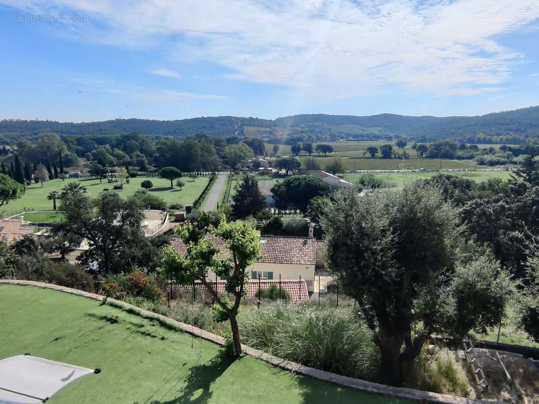 Maison à ROQUEBRUNE-SUR-ARGENS