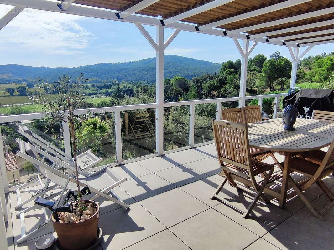 Maison à ROQUEBRUNE-SUR-ARGENS