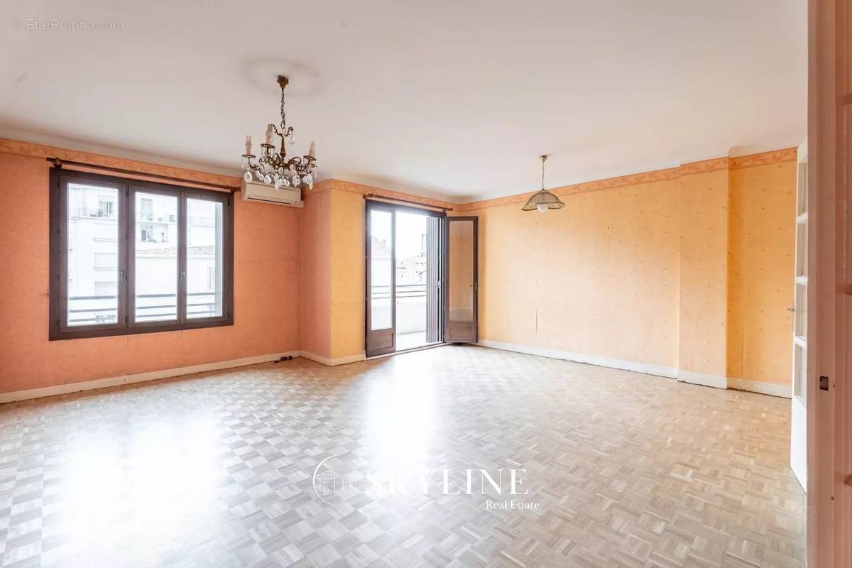 Appartement à MARSEILLE-5E