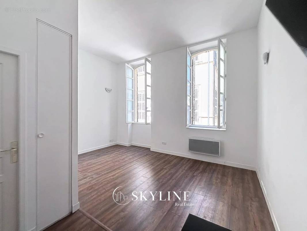 Appartement à MARSEILLE-1E