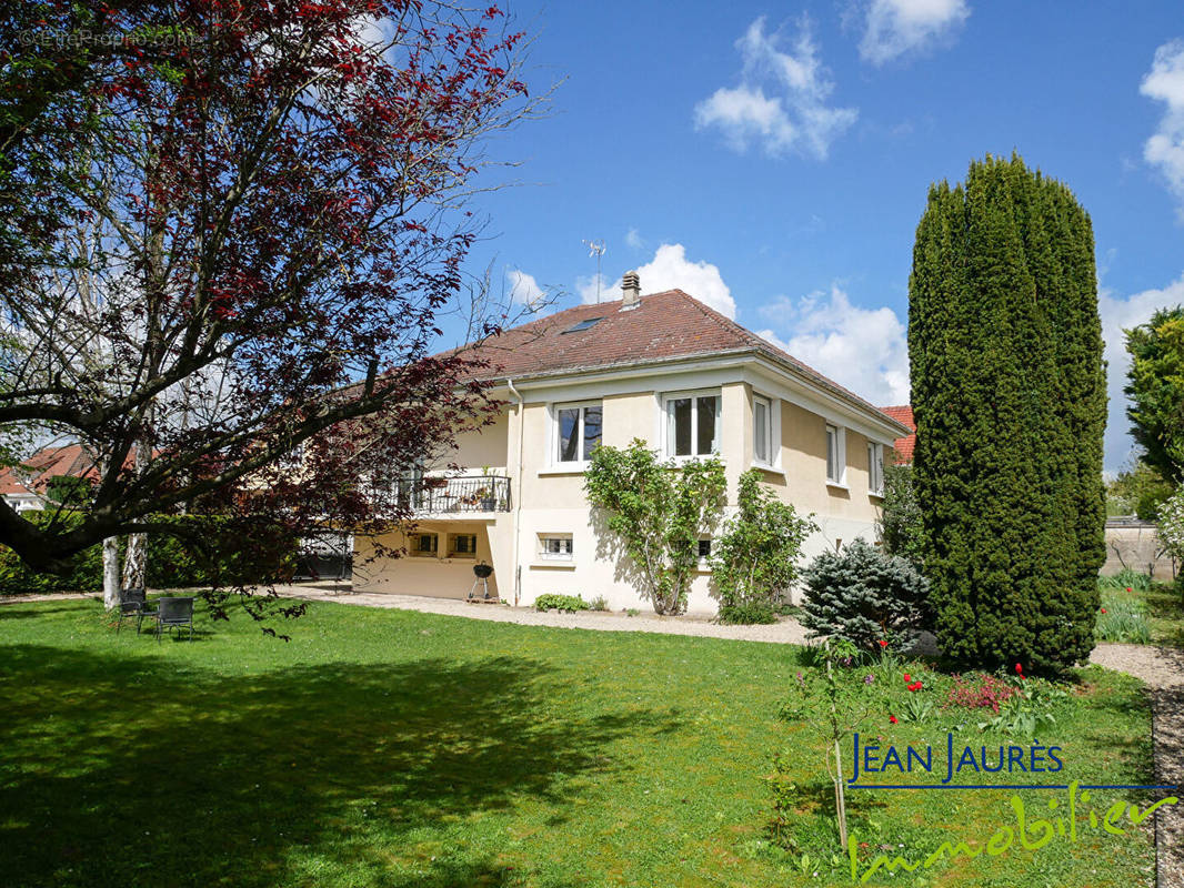 Maison à SAINTE-SAVINE