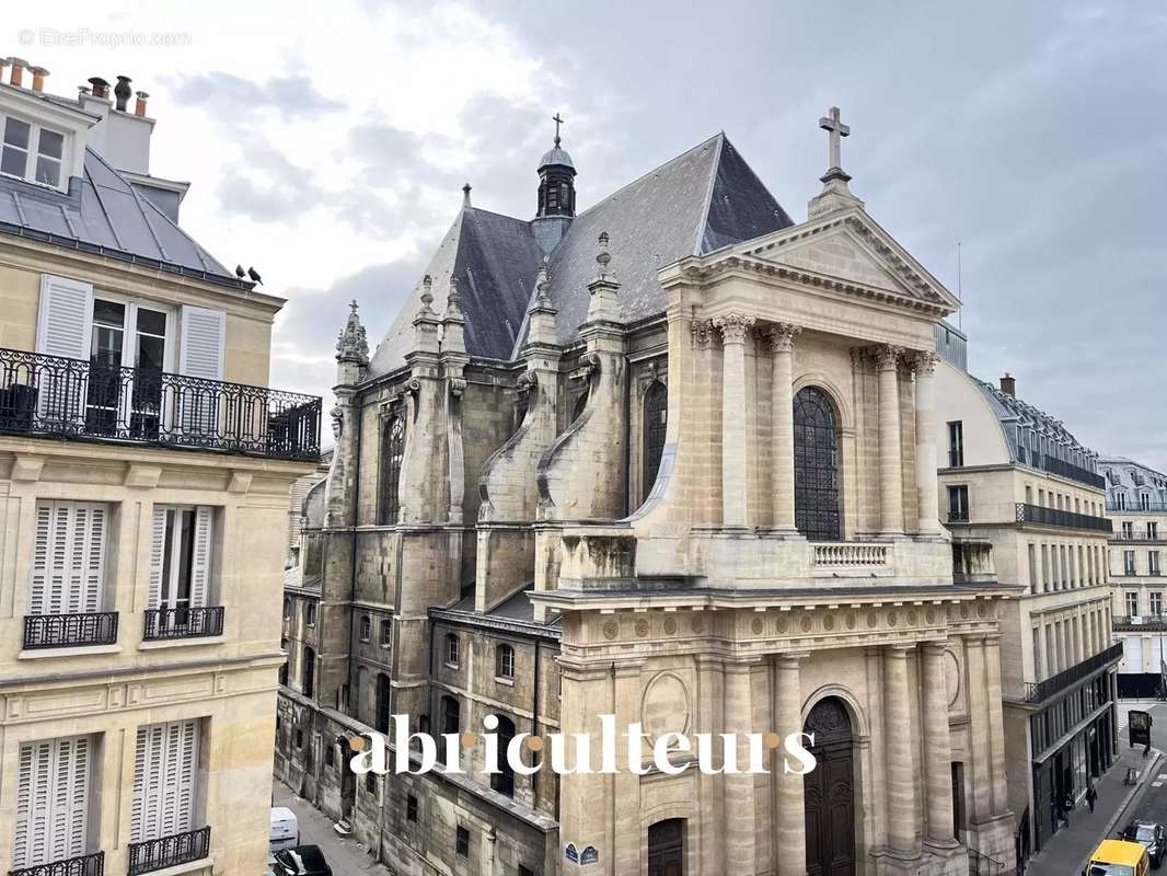 Appartement à PARIS-1E