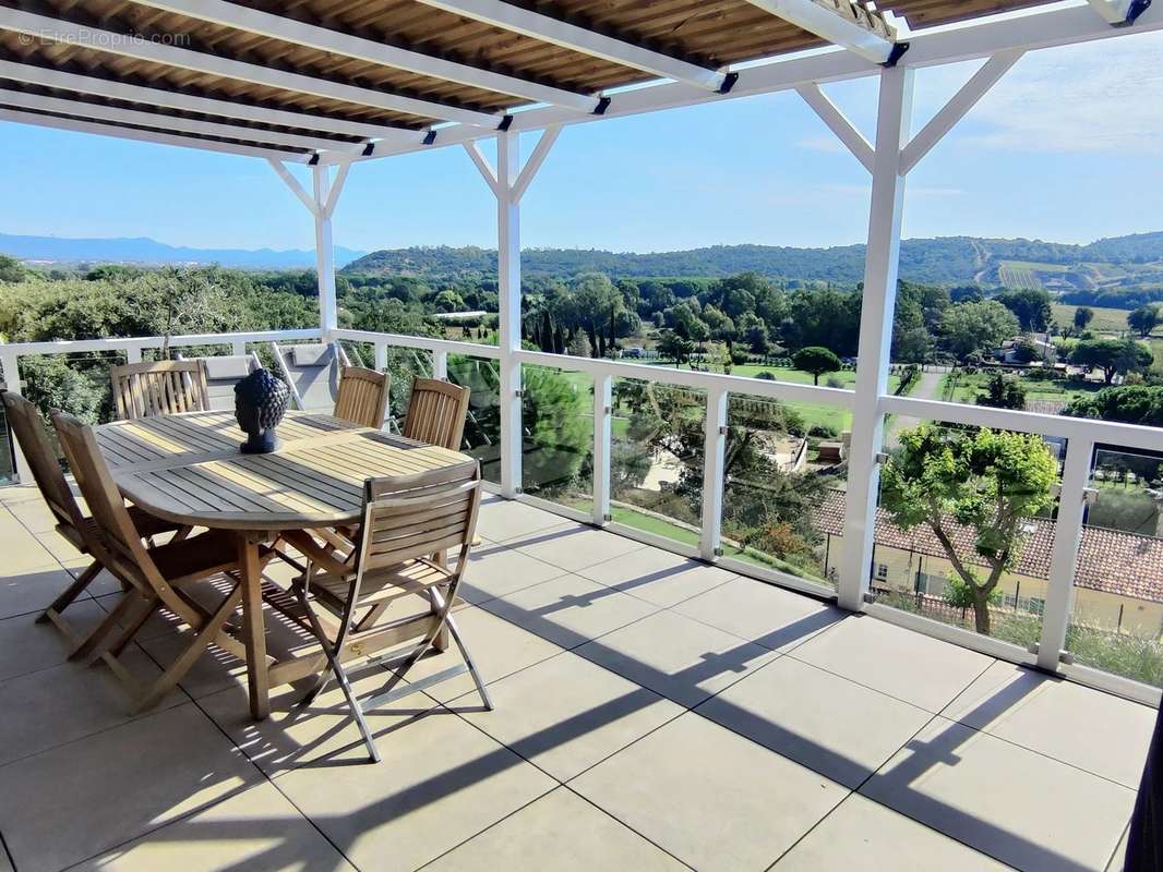 Maison à ROQUEBRUNE-SUR-ARGENS