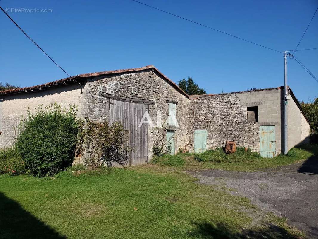 Maison à BIOUSSAC