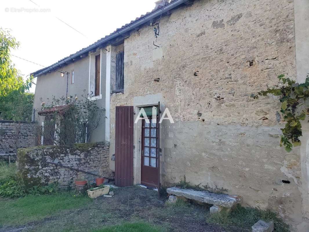 Maison à BIOUSSAC