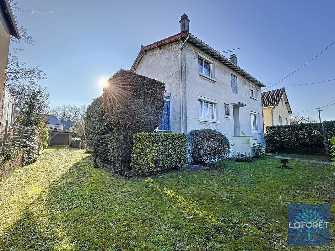 Maison à VIGNEUX-SUR-SEINE