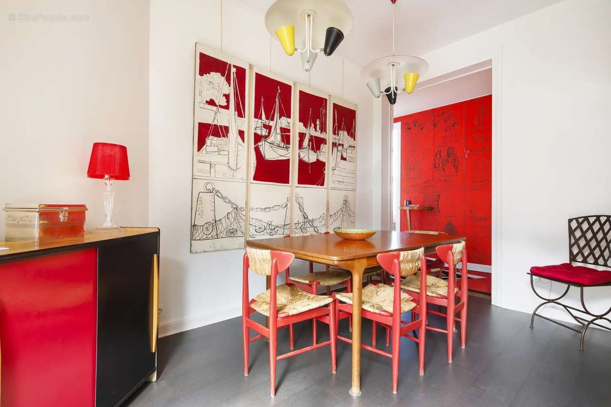 Appartement à PARIS-16E