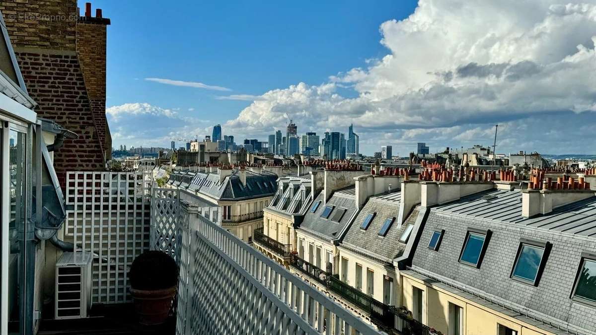 Appartement à PARIS-16E